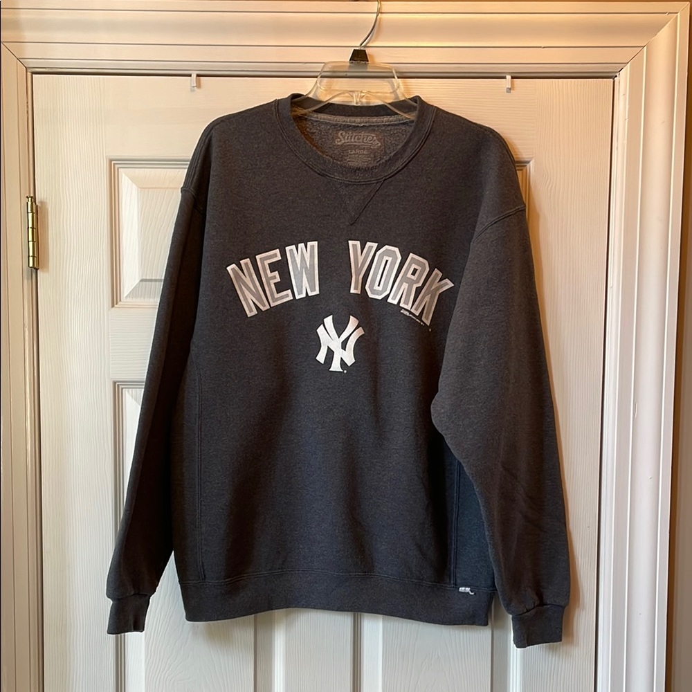 Stitches Gray Crewneck Sweatshirt with Iconic New York Design